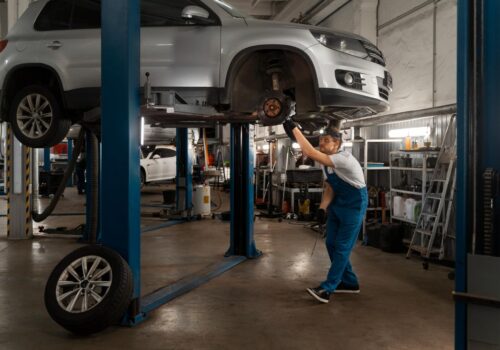 How Column Lifts Save Space and Boost Workshop Productivity?